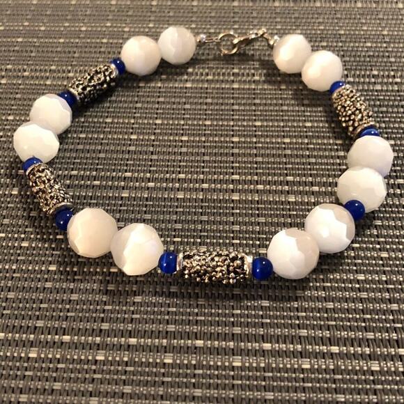 White Cat-Eye Silver Barrel Handmade Ankle Bracelet - Picture 3 of 7